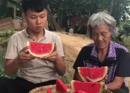 娱乐吃瓜老奶奶,跟随吃瓜老奶奶探寻明星幕后故事