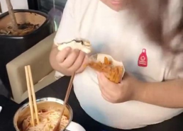 娱乐吃瓜酱试吃员是谁,揭秘幕后美食达人