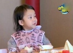 娱乐吃瓜酱小孩哥,揭秘小孩哥的童年趣事与成长历程