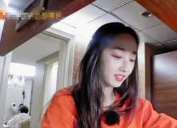 娱乐吃瓜女朋友是谁呀,她是谁？